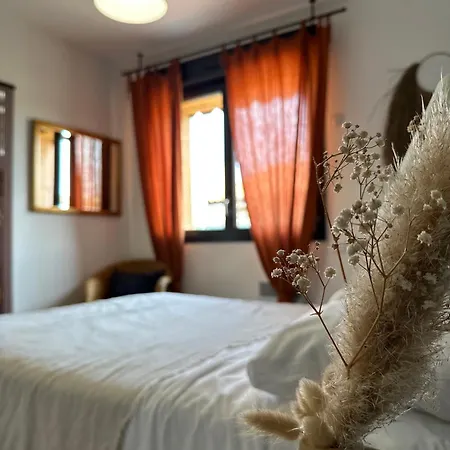 Ostello Cheeky Family Surf House *