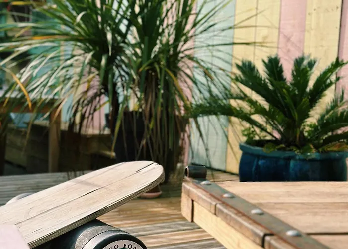 Cheeky Family Surf House Hostel Lacanau