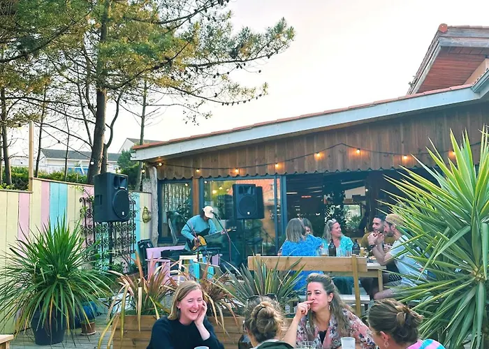 Cheeky Family Surf House *