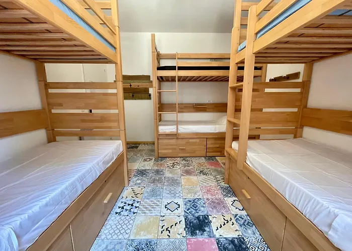 Cheeky Family Surf House Hostel